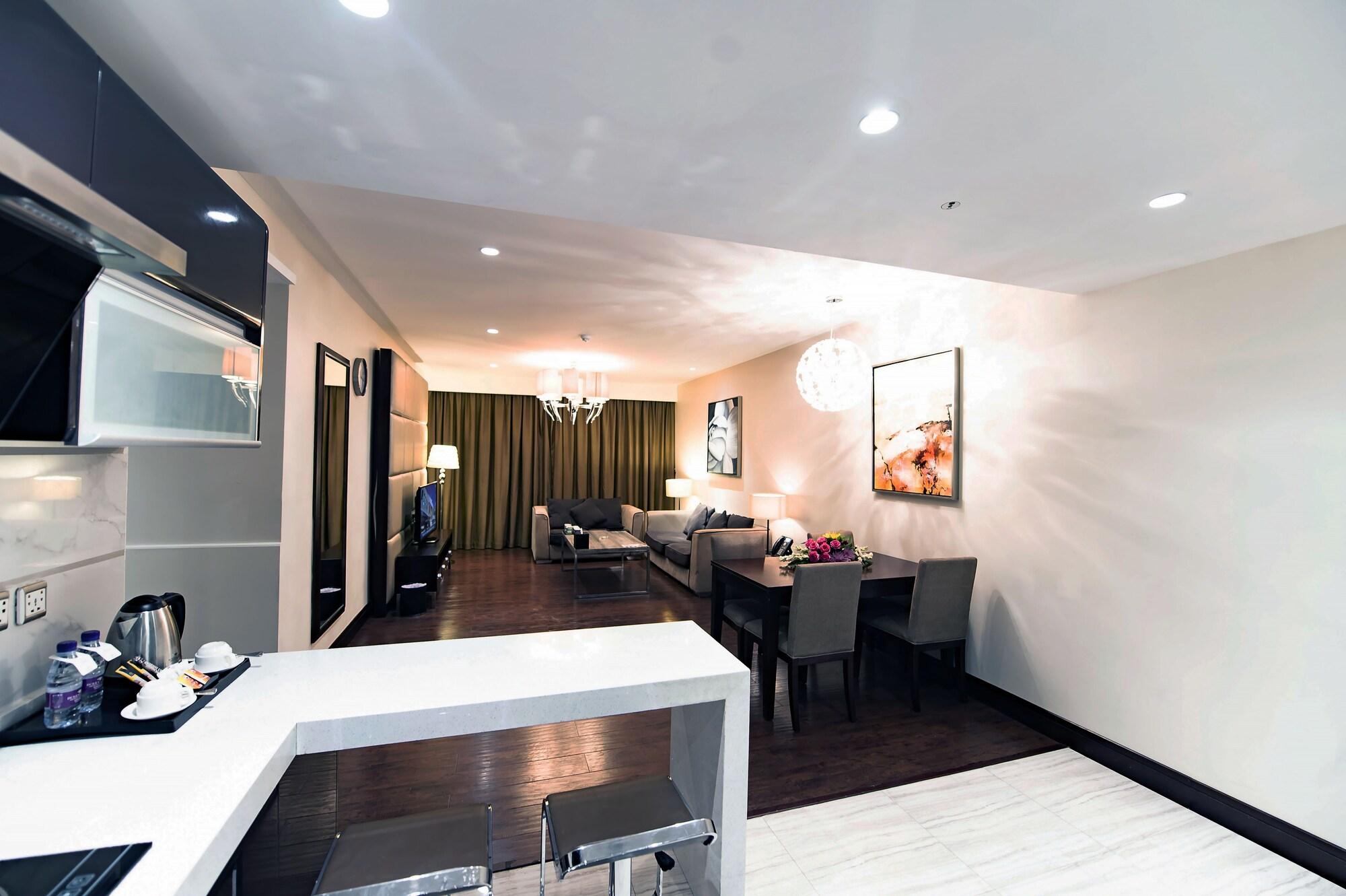 Boudl Al Tahlia Aparthotel 4*